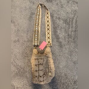 Simply Southern Beige  Puffer Shoulder Bag/water bottle bag NWT